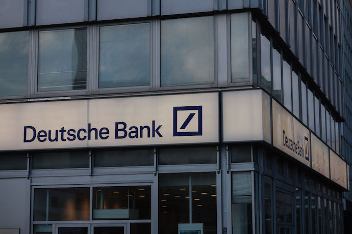 Deutsche Bank   26    -      